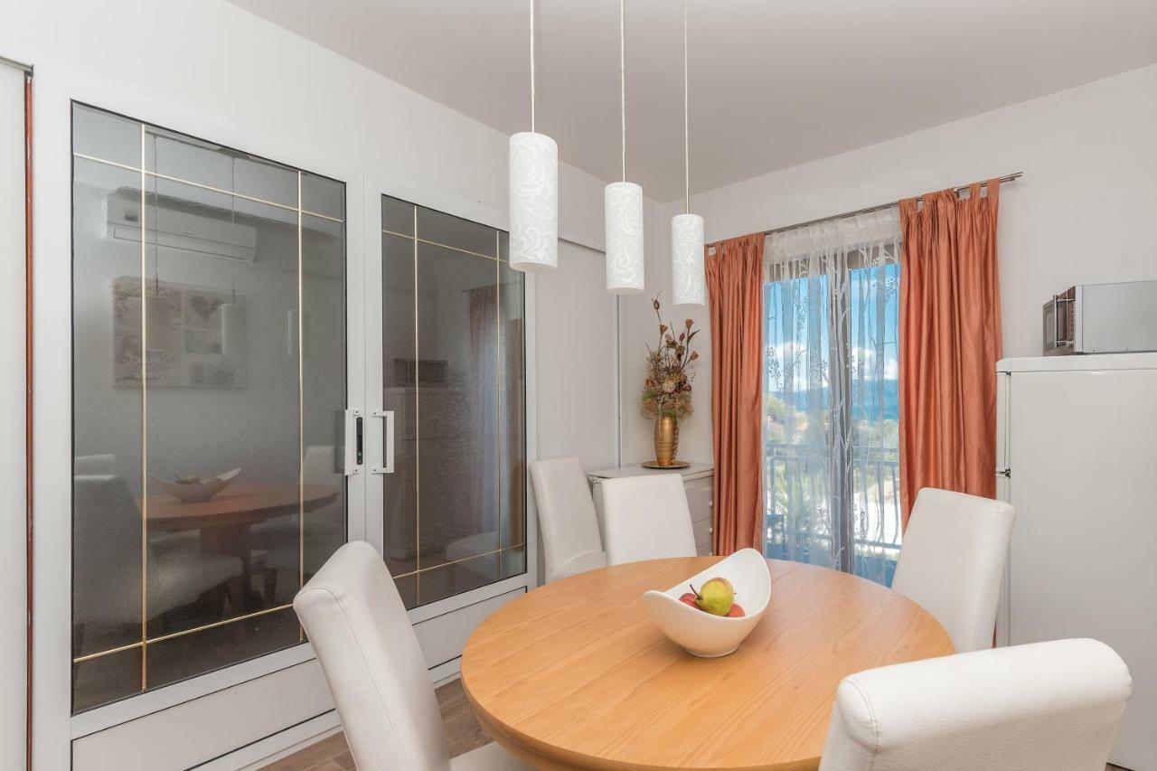 Apartmani Zara & Maris Gradac  Kültér fotó